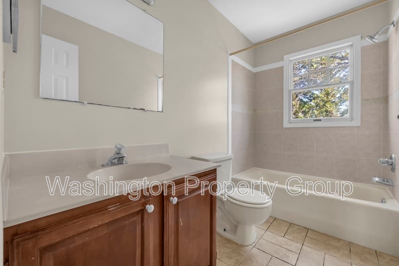 5602 Grouper Ct - Thumbnail 4