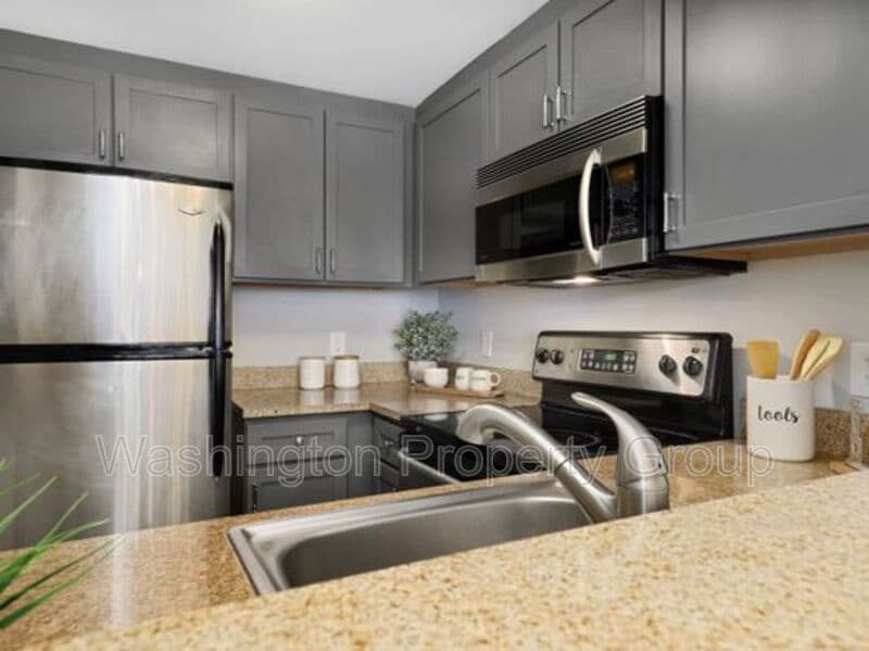 1150 K St NW, Apt 709 - Thumbnail 10