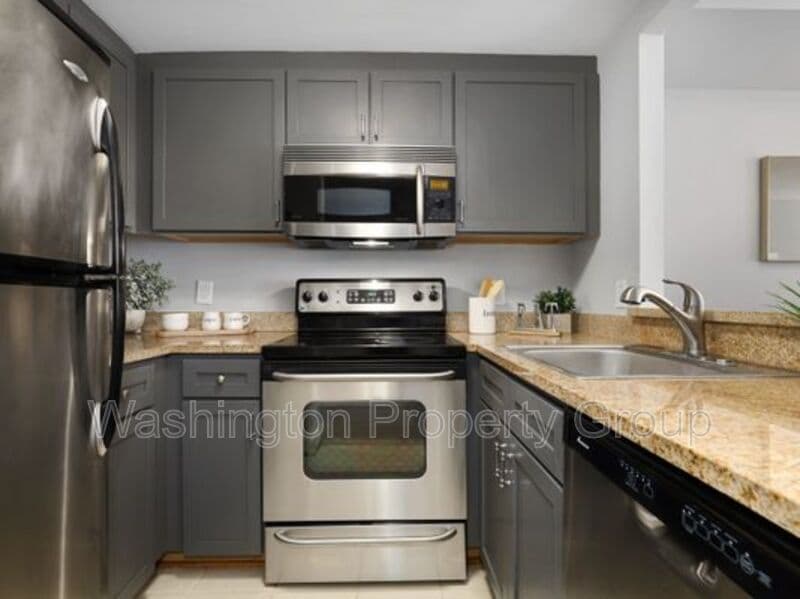 1150 K St NW, Apt 709 - Thumbnail 11