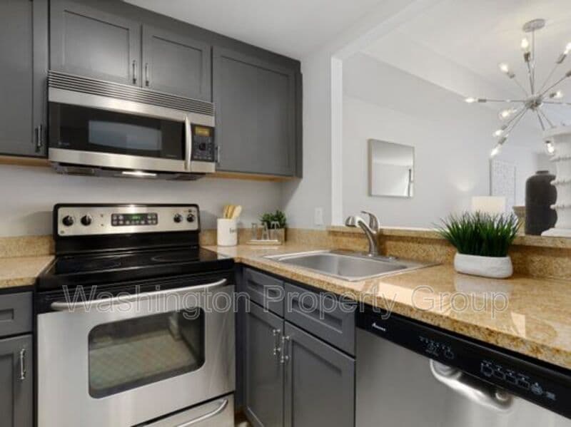 1150 K St NW, Apt 709 - Thumbnail 12