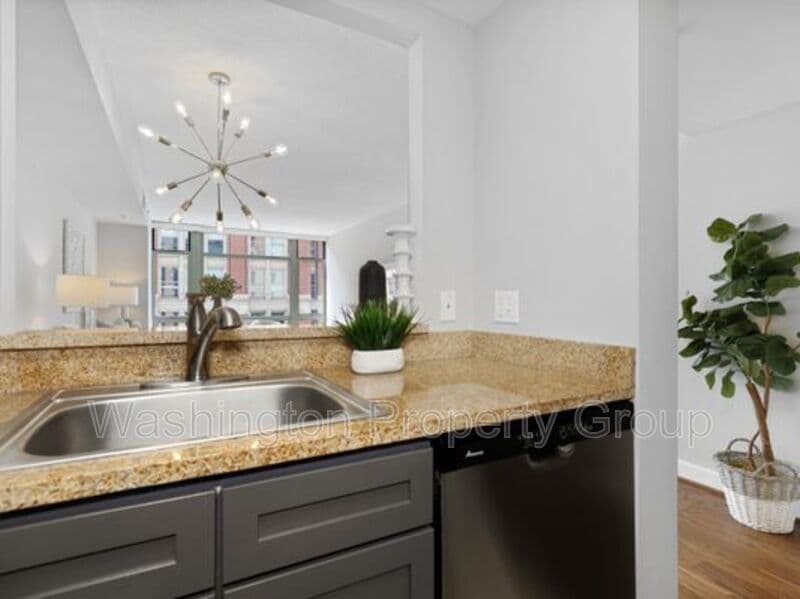 1150 K St NW, Apt 709 - Thumbnail 14