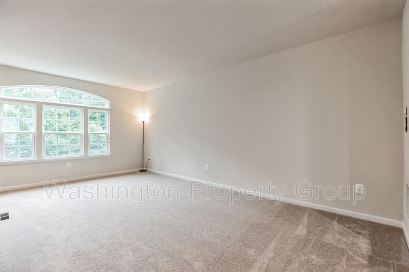18315 Reaper Hill Ct, Unit 40 - Thumbnail 4