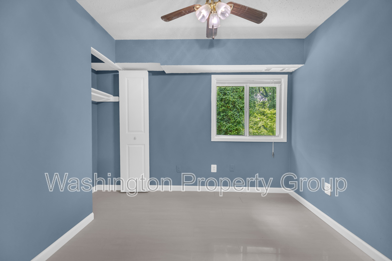 3009 Southern Ave, Apt 11 - Thumbnail 9