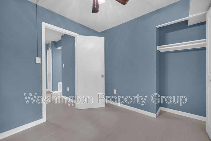 3009 Southern Ave, Apt 11 - Thumbnail 10