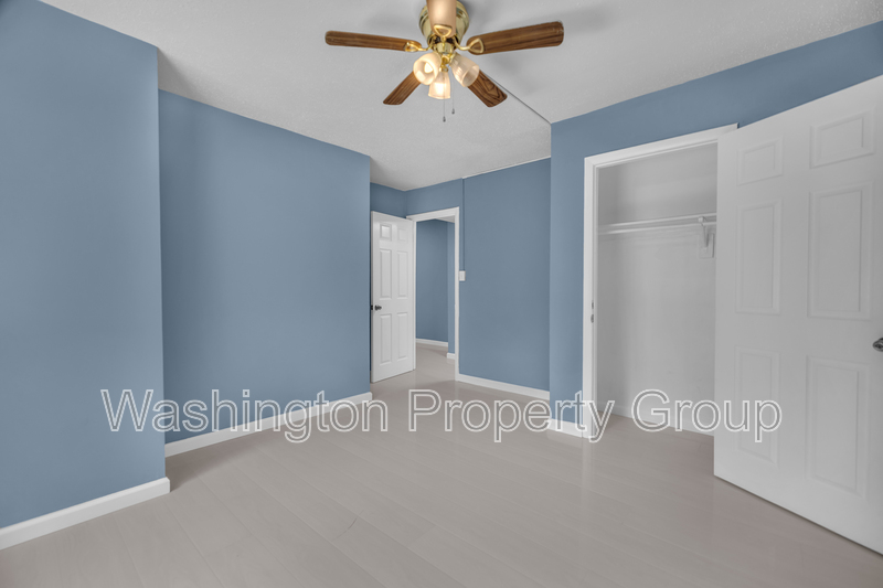 3009 Southern Ave, Apt 11 - Thumbnail 12