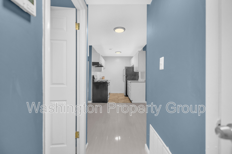 3009 Southern Ave, Apt 11 - Thumbnail 14