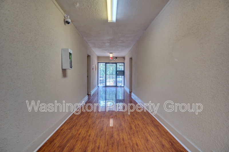 3009 Southern Ave, Apt 11 - Thumbnail 15
