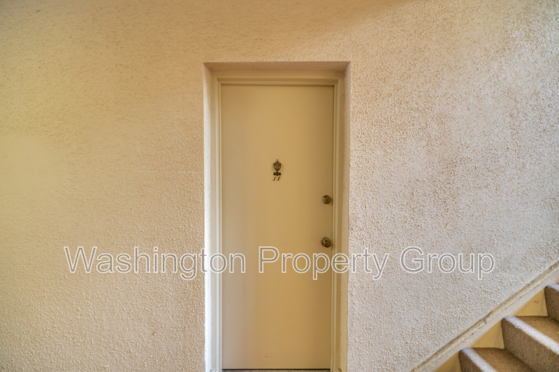 3009 Southern Ave, Apt 11 - Thumbnail 3