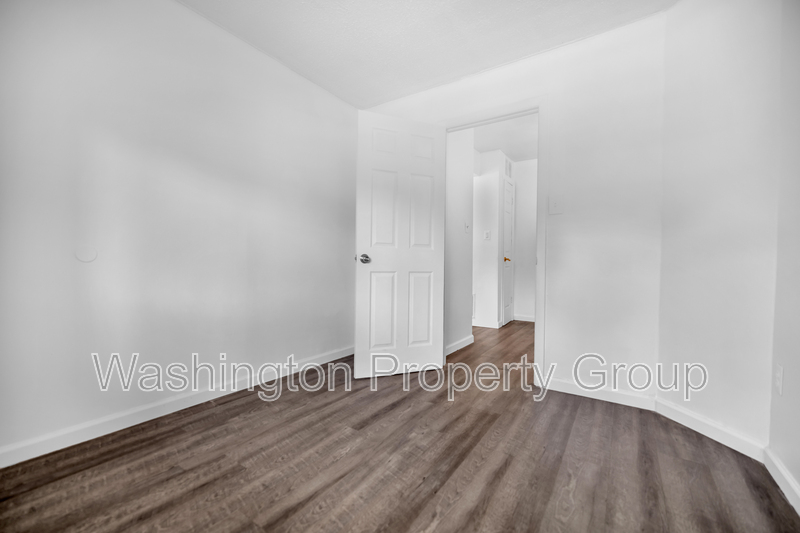 3009 Southern Ave, Apt 30 - Thumbnail 10