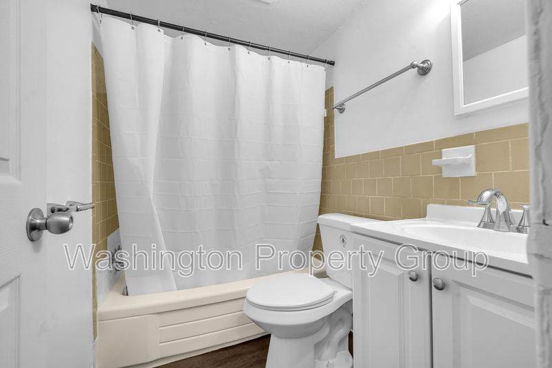 3009 Southern Ave, Apt 30 - Thumbnail 13
