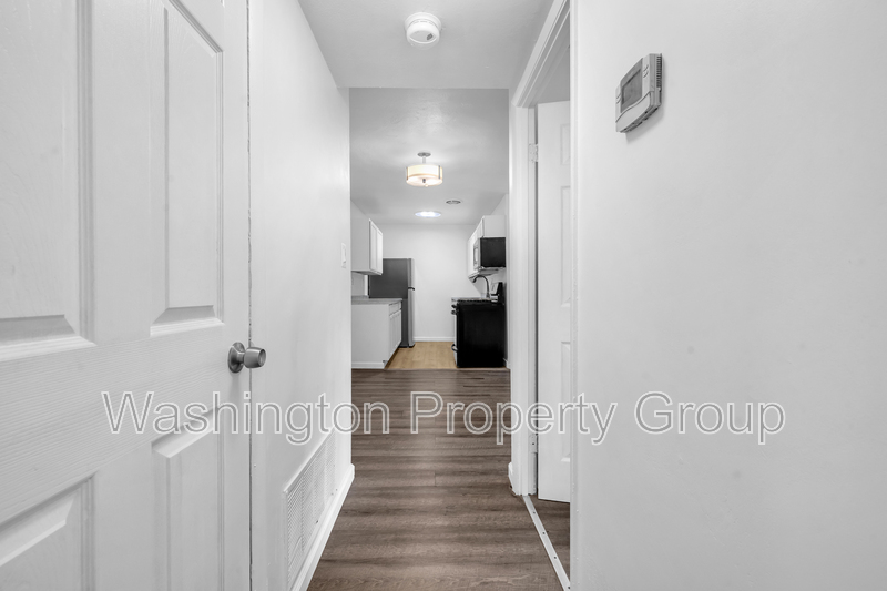 3009 Southern Ave, Apt 30 - Thumbnail 14