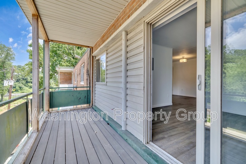 3009 Southern Ave, Apt 30 - Thumbnail 17