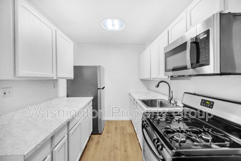 3009 Southern Ave, Apt 30 - Thumbnail 7