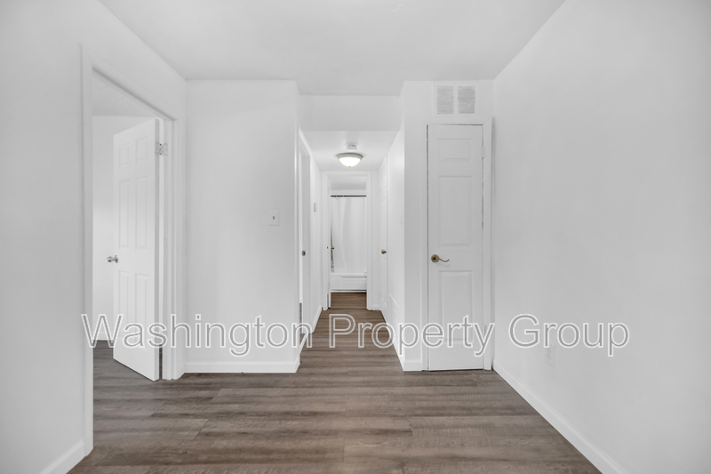 3009 Southern Ave, Apt 30 - Thumbnail 8