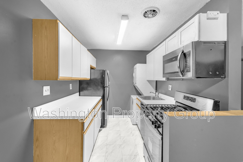 3011 Southern Ave, Apt 14