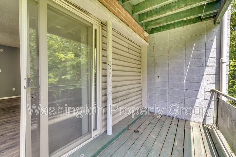 3011 Southern Ave, Apt 14 - Thumbnail 11