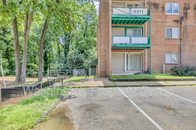 3011 Southern Ave, Apt 14 - Thumbnail 17