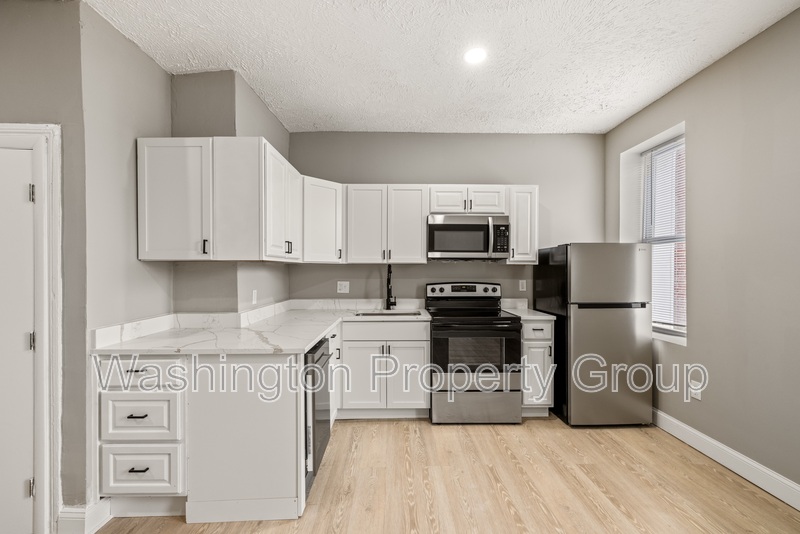 206 E 25th St, Apt 2