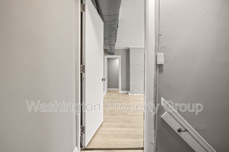 206 E 25th St, Apt 3 - Thumbnail 10