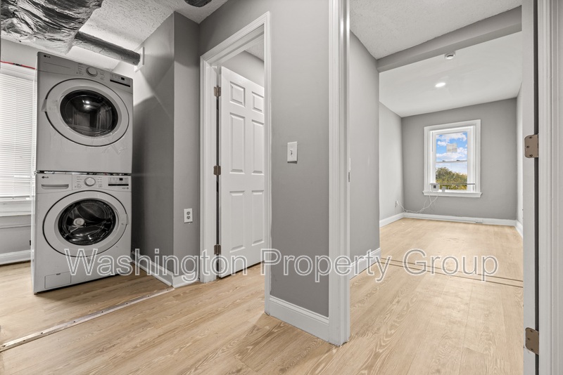 206 E 25th St, Apt 3 - Thumbnail 17