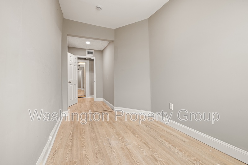 206 E 25th St, Apt 3 - Thumbnail 19