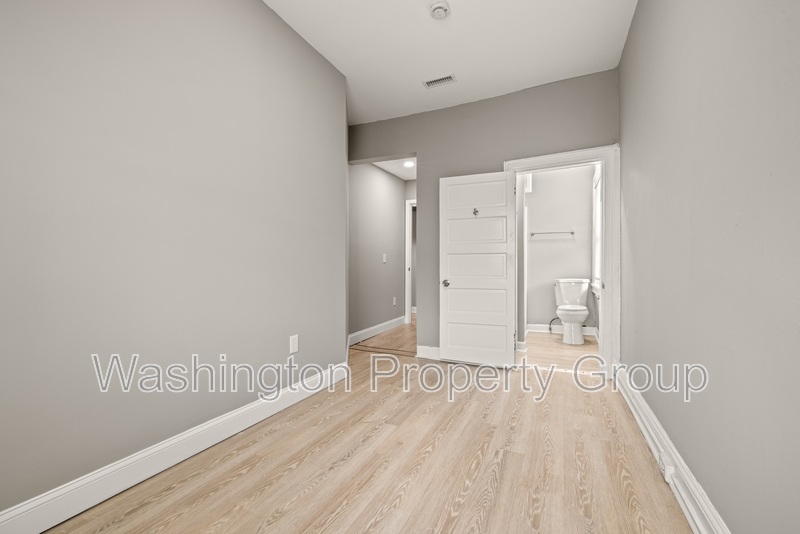 206 E 25th St, Apt 3 - Thumbnail 22