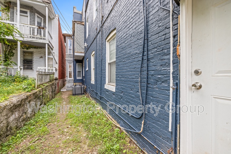 206 E 25th St, Apt 3 - Thumbnail 37