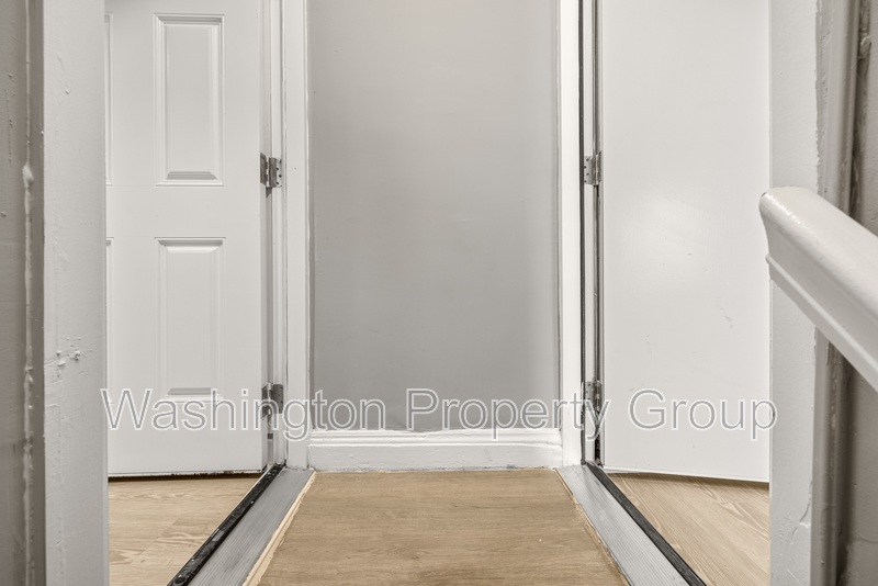 206 E 25th St, Apt 3 - Thumbnail 5