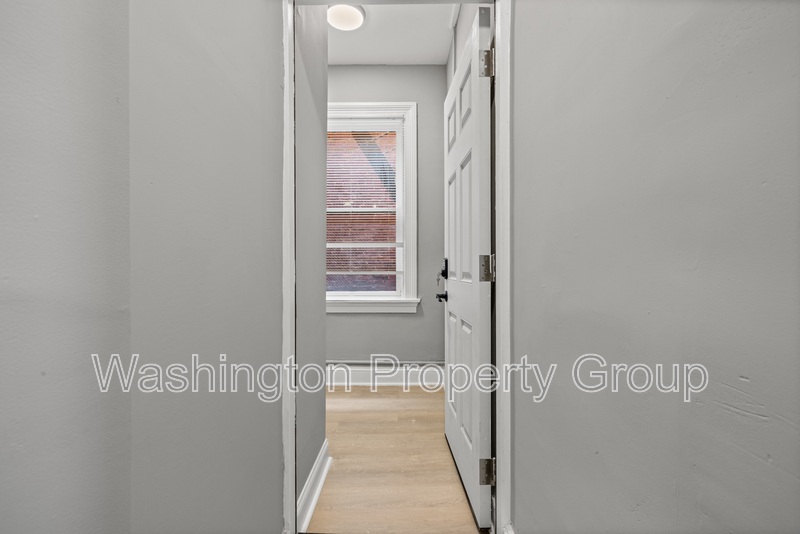 206 E 25th St, Apt 3 - Thumbnail 6
