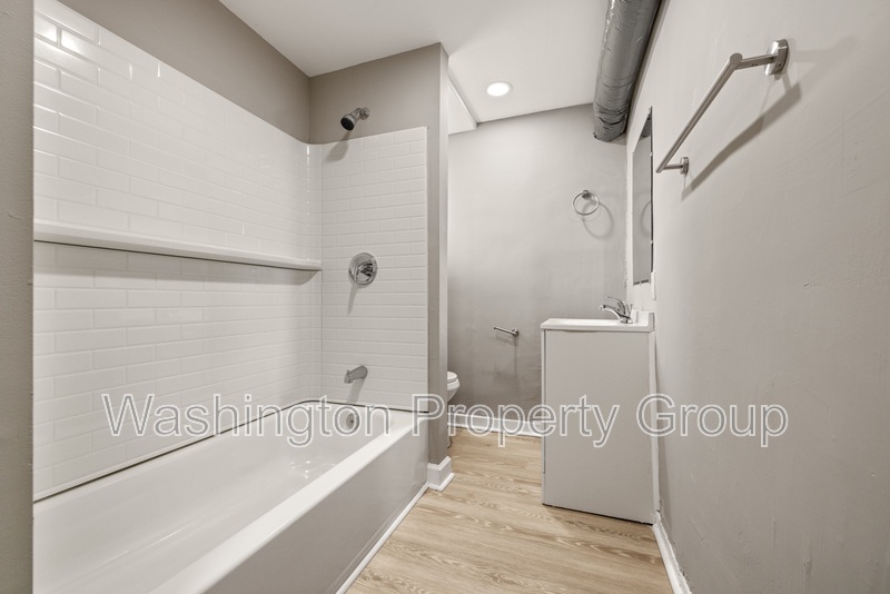 206 E 25th St, Apt 3 - Thumbnail 7