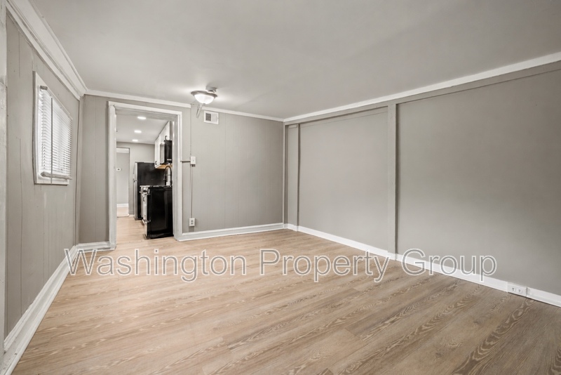 206 E 25th St, Apt 3 - Thumbnail 8