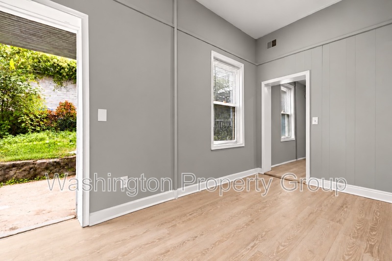 206 E 25th St, Apt 4